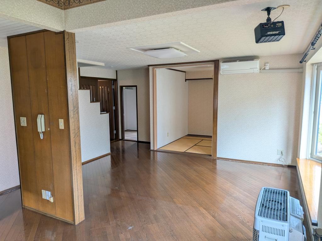 無加川町４２９番　戸建て 内観