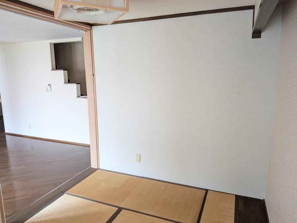 無加川町４２９番　戸建て 内観