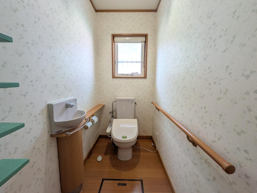 美芳町６丁目１番　戸建て 内観
