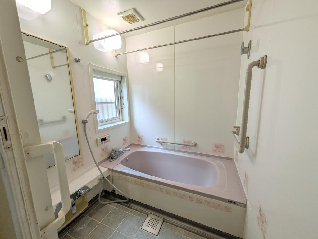 美芳町６丁目１番　戸建て 内観