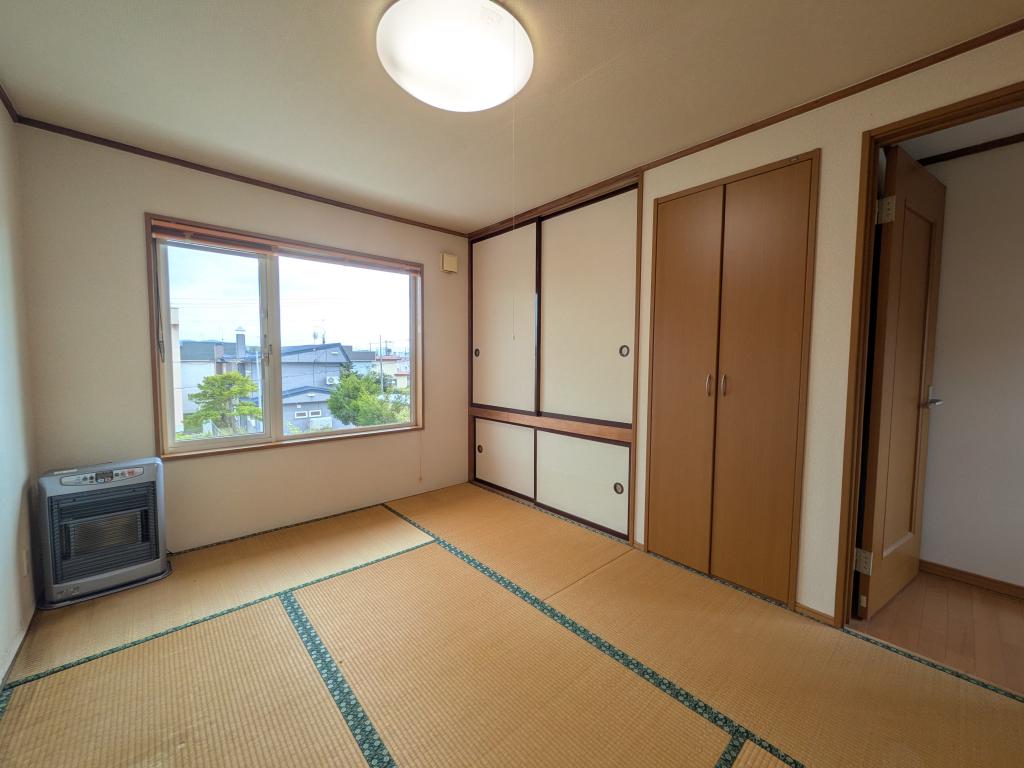 美芳町６丁目１番　戸建て 内観