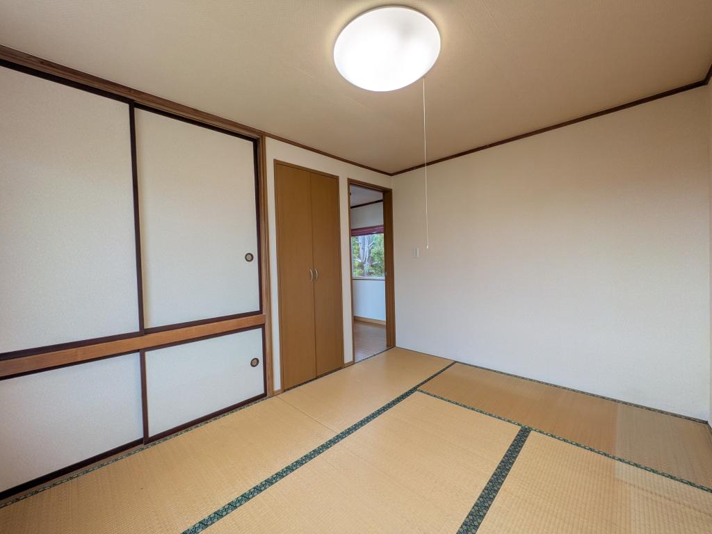 美芳町６丁目１番　戸建て 内観