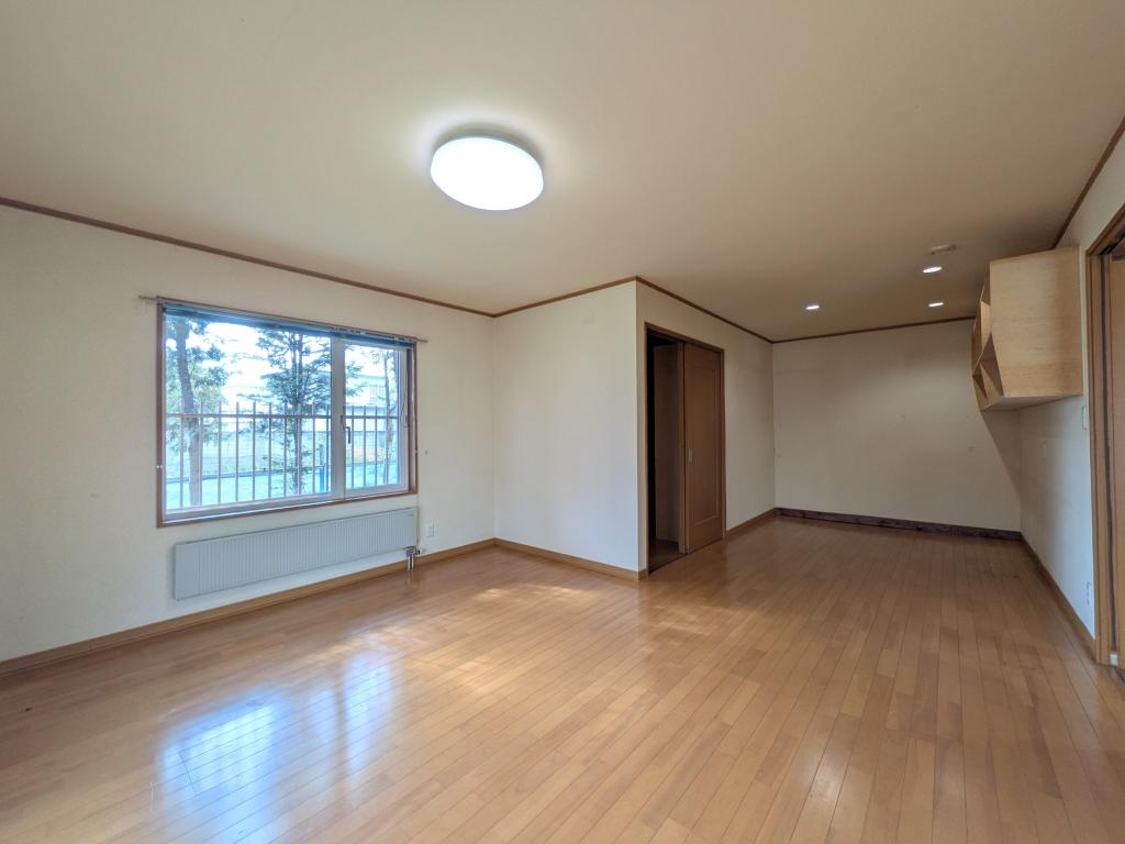 美芳町６丁目１番　戸建て 内観