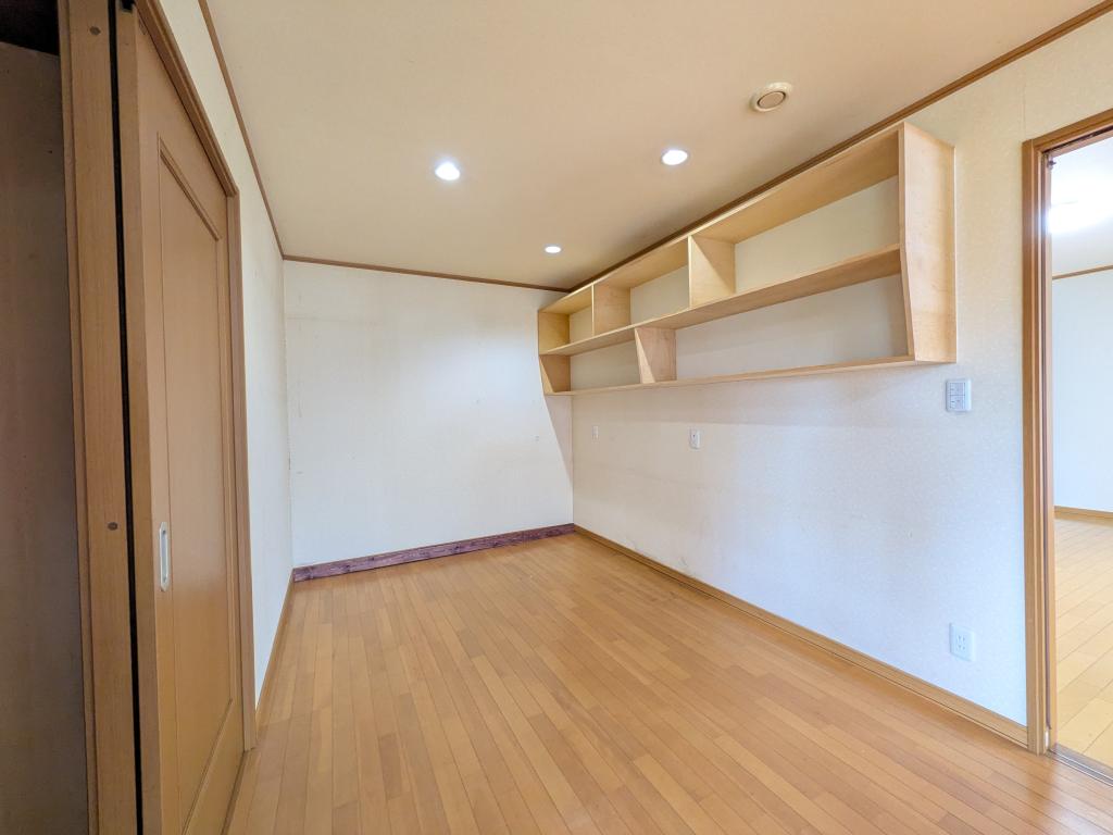 美芳町６丁目１番　戸建て 内観