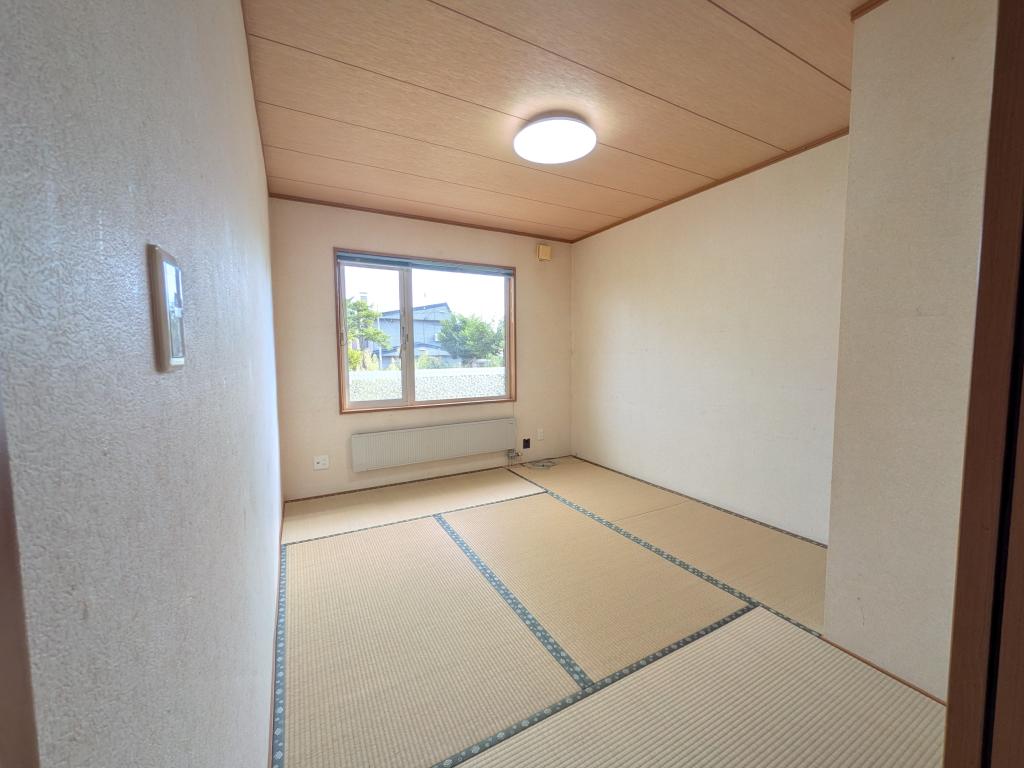 美芳町６丁目１番　戸建て 内観