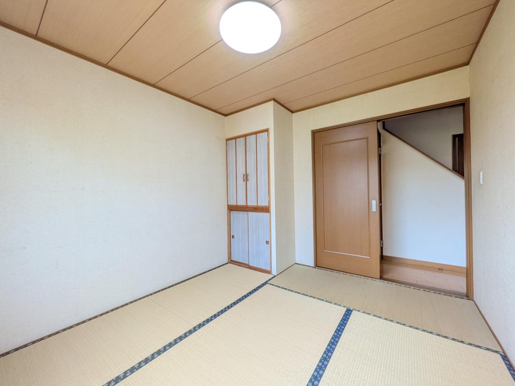 美芳町６丁目１番　戸建て 内観