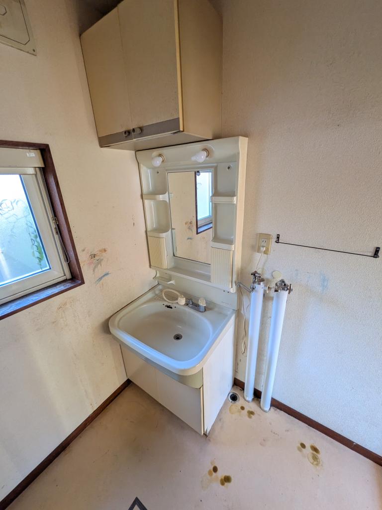 美山町西１丁目５０番　戸建て 内観