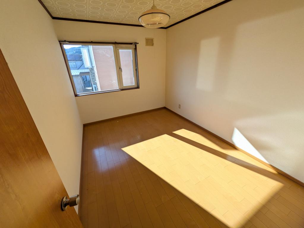 美山町西１丁目５０番　戸建て 内観