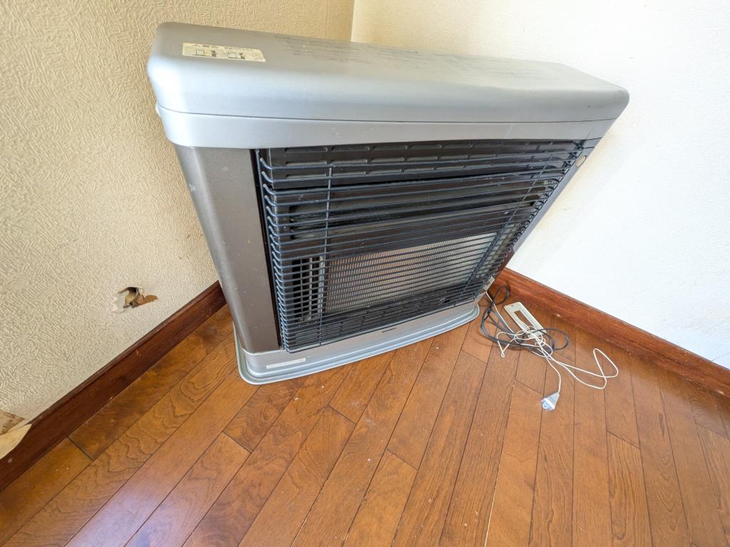 美山町西１丁目５０番　戸建て 内観