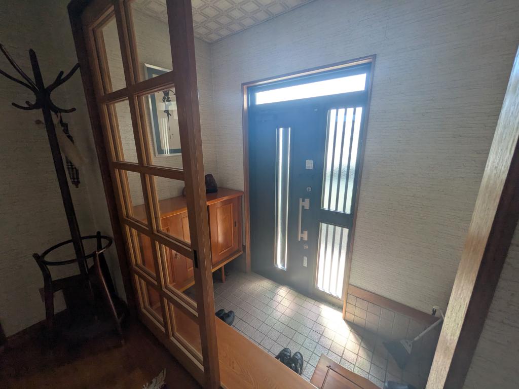 朝日町１４番　戸建て 内観