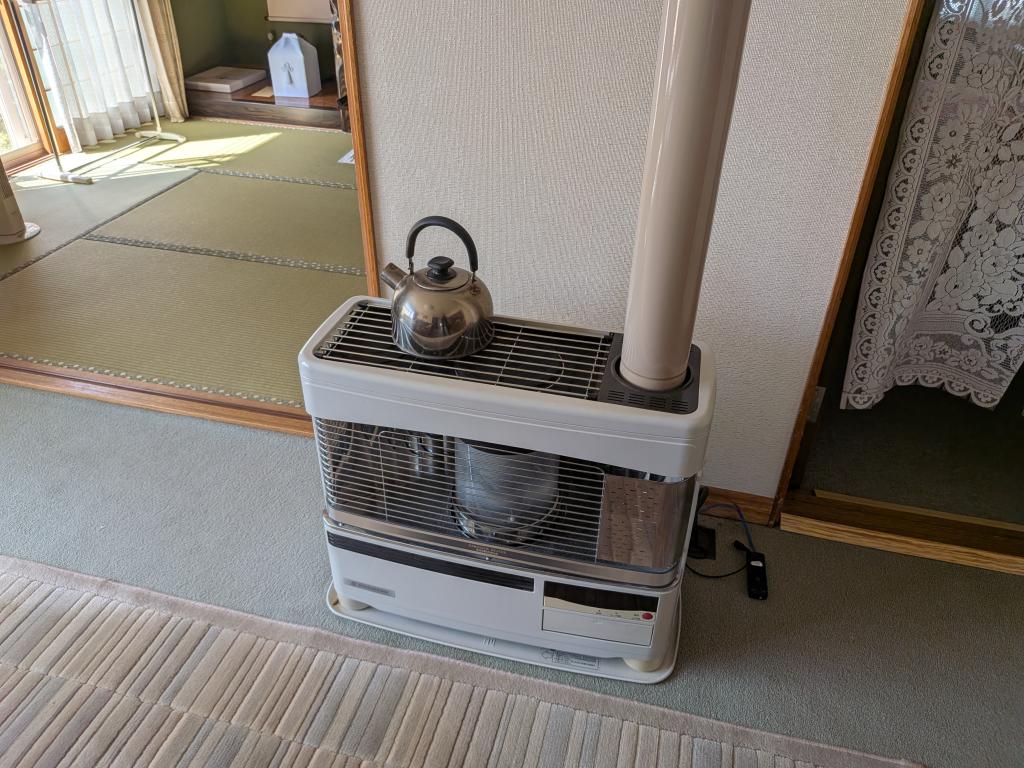 朝日町１４番　戸建て 内観