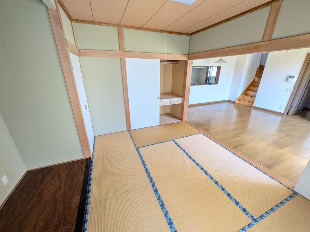 上ところ２３６番　戸建て 内観