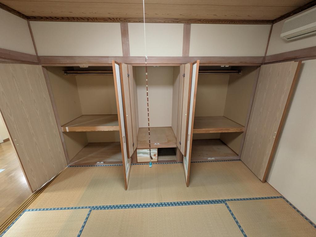朝日町１８番　戸建て 内観