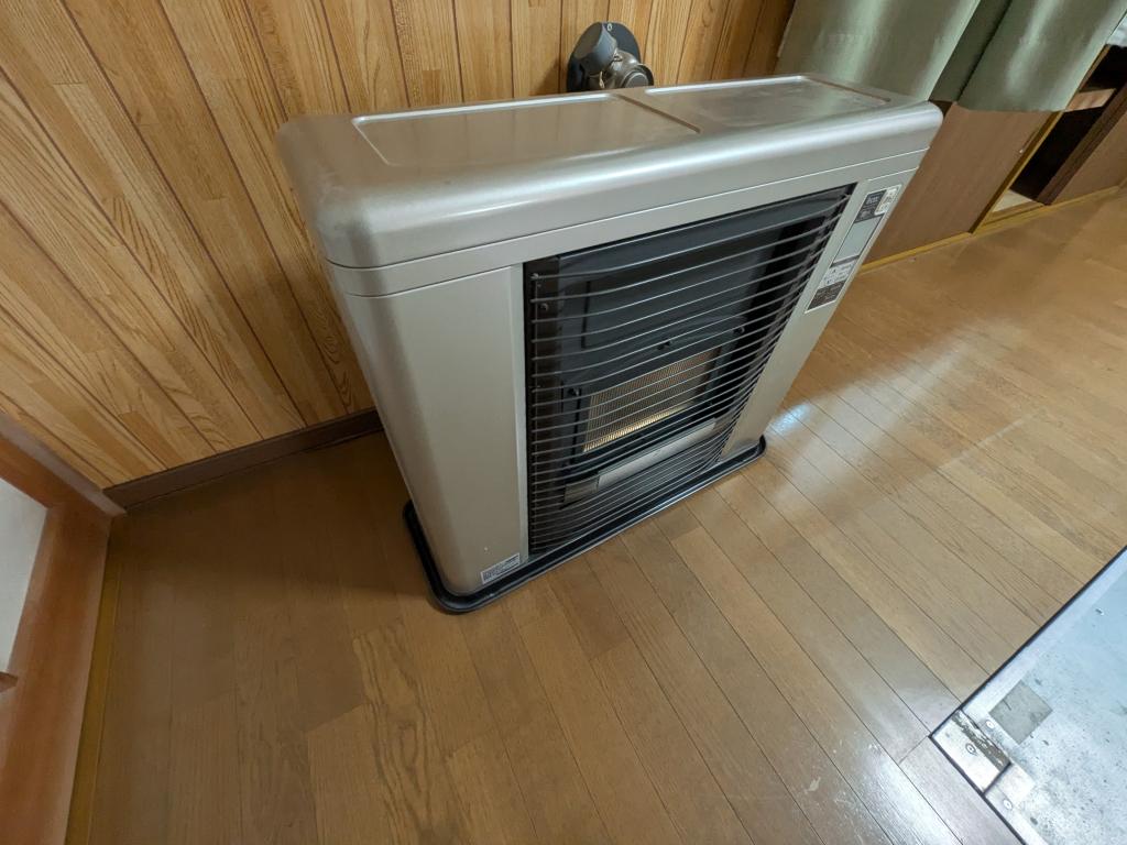 朝日町１８番　戸建て 内観