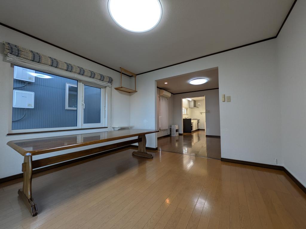 美山町西４丁目４９番　戸建て 内観