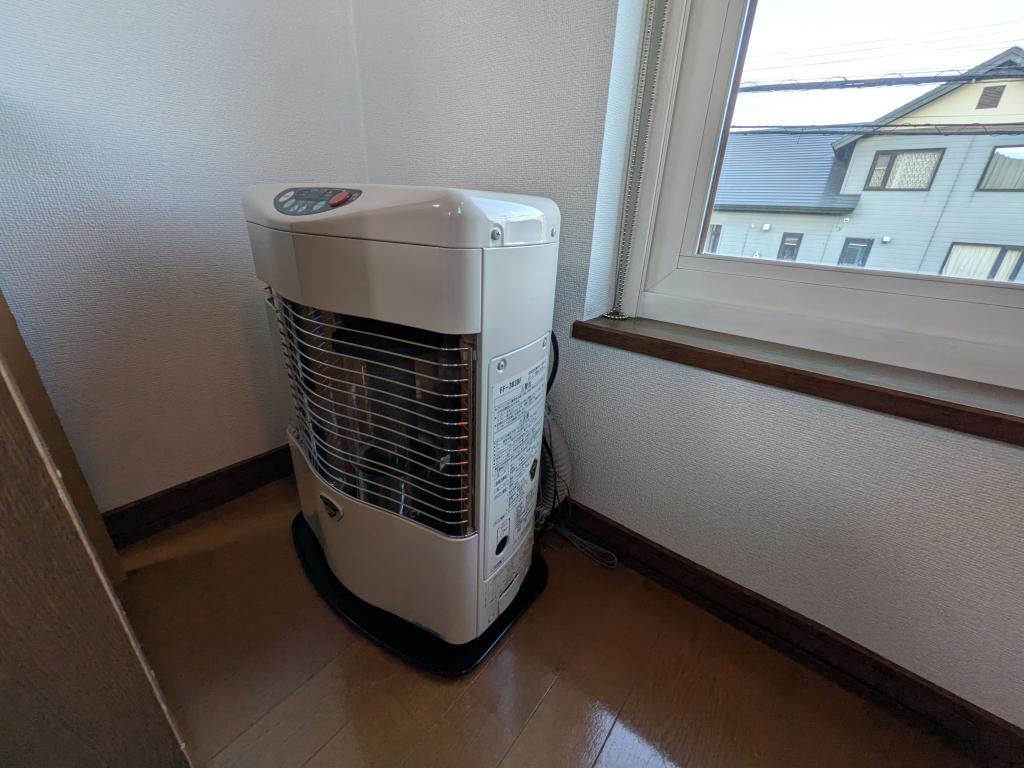 美山町西４丁目４９番　戸建て 内観