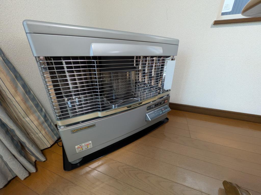 美山町西４丁目４９番　戸建て 内観