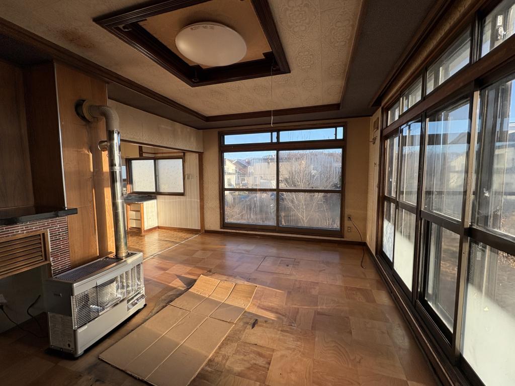 南町２丁目２番　戸建て 内観