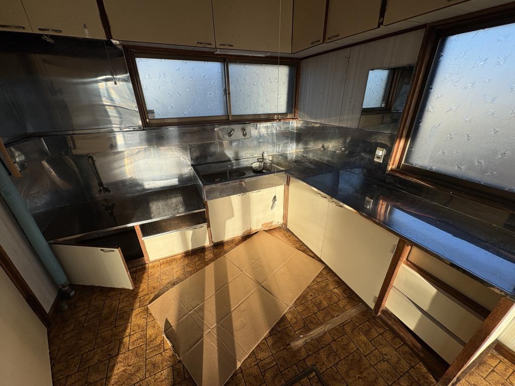 南町２丁目２番　戸建て 内観