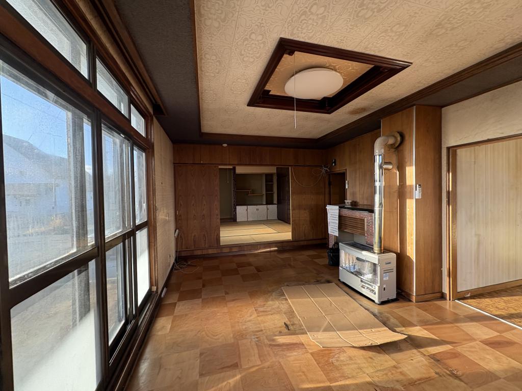 南町２丁目２番　戸建て 内観