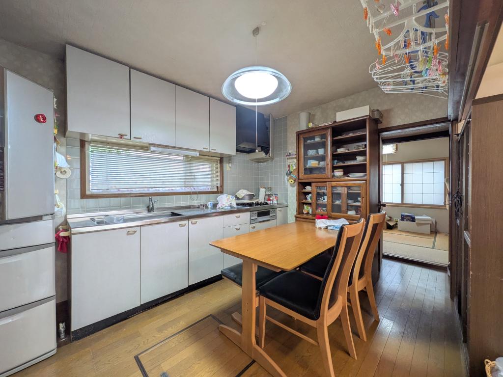 寿町４丁目８番　戸建て 内観